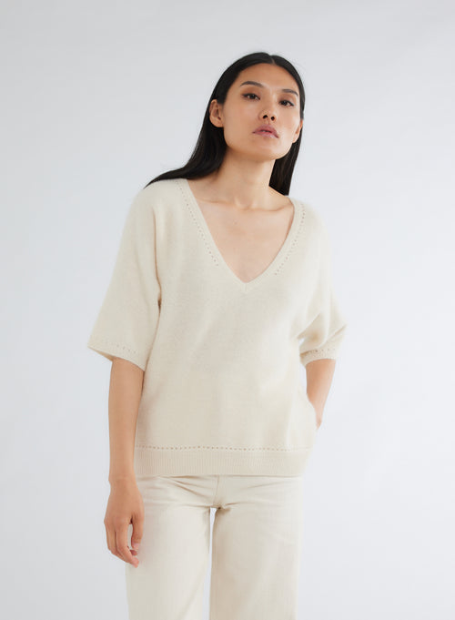 Milk V-neck Elbow Sweater in Raccoon - MAJESTIC FILATURES