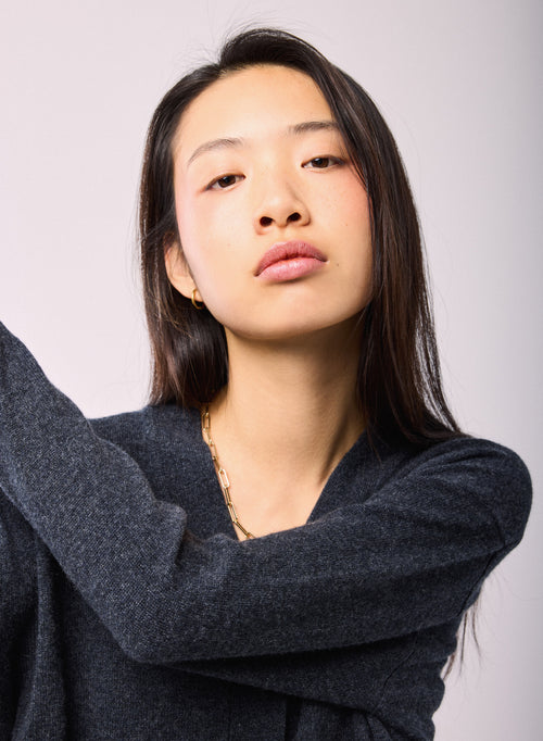 Grey V-Neck Long Sleeve Cardigan in Cashmere - MAJESTIC FILATURES