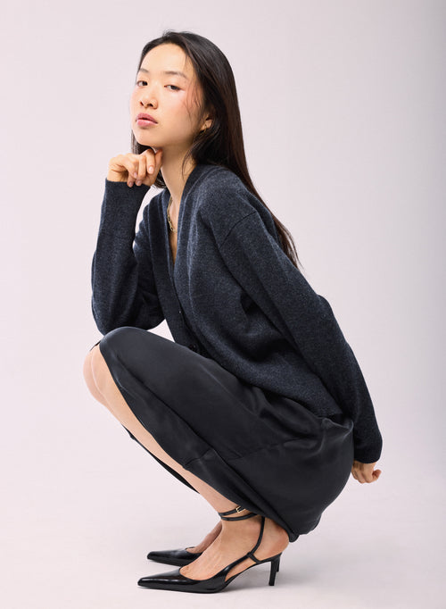 Grey V-Neck Long Sleeve Cardigan in Cashmere - MAJESTIC FILATURES