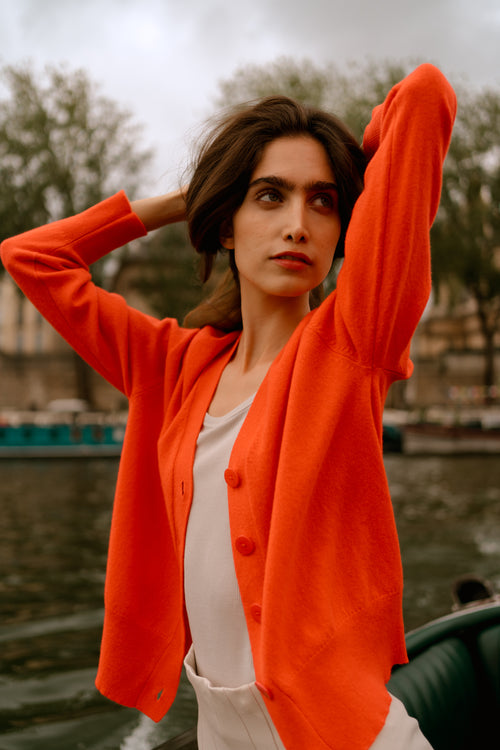 Gilet Rouge Col V Manches Longues en Cachemire - MAJESTIC FILATURES