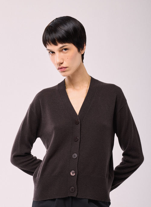 Gilet Marron Col V Manches Longues en Cachemire - MAJESTIC FILATURES