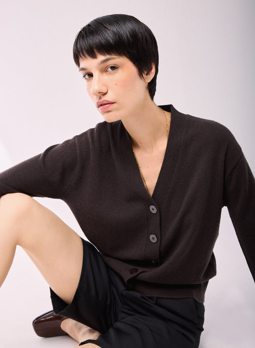 Gilet Marron Col V Manches Longues en Cachemire - MAJESTIC FILATURES