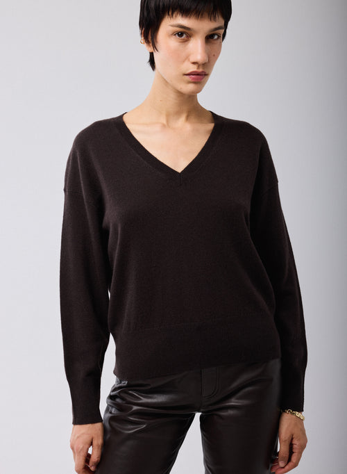 Pull Marron Col V Manches Longues en Cachemire - MAJESTIC FILATURES