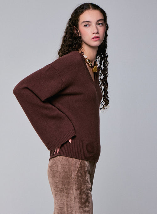 Brauner langärmeliger Pullover aus Merinowolle mit V-Ausschnitt - MAJESTIC FILATURES