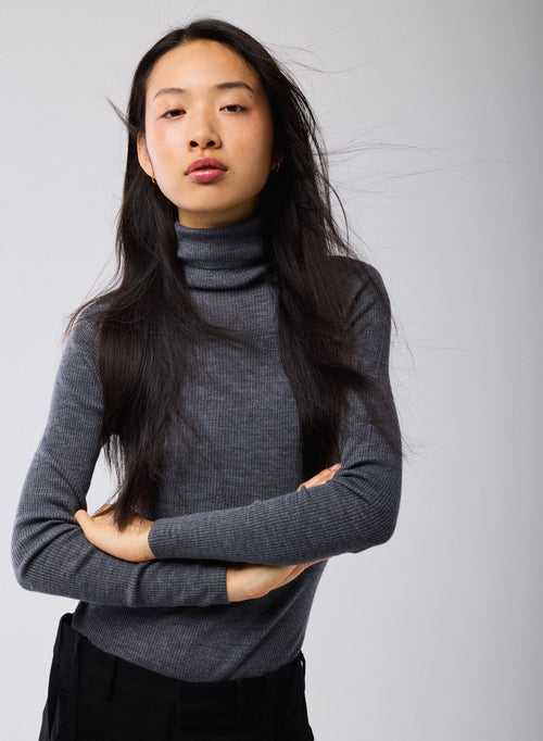 Grey Turtleneck Long Sleeve Sweater in Merino Wool - MAJESTIC FILATURES
