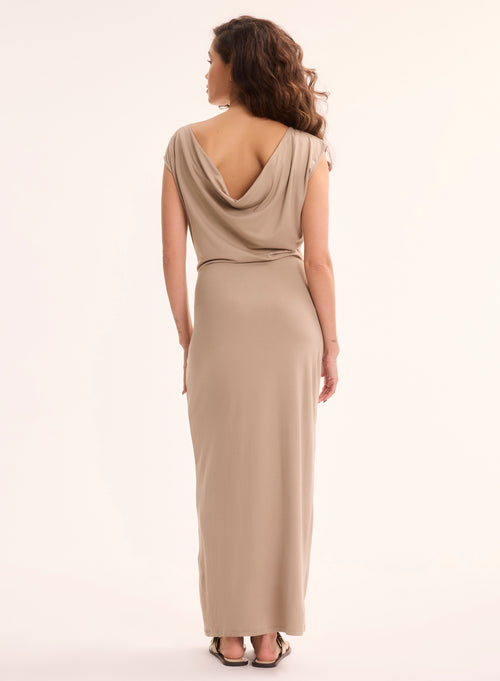 Beigefarbenes ärmelloses Kleid mit Wasserfallkragen aus Viskose - MAJESTIC FILATURES