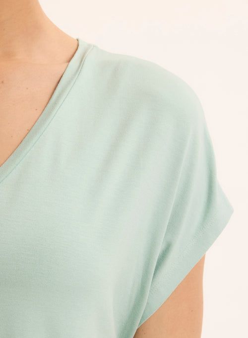 Blaues T-Shirt mit V-Ausschnitt und kurzen Ärmeln aus Viskose - MAJESTIC FILATURES