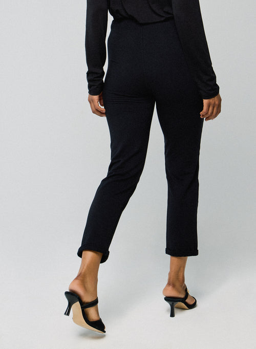 Pantalón negro con bolsillos de viscosa y elastano - MAJESTIC FILATURES