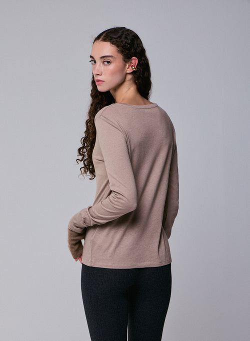 Camiseta de manga larga con cuello redondo beige en algodón orgánico / cachemir - MAJESTIC FILATURES