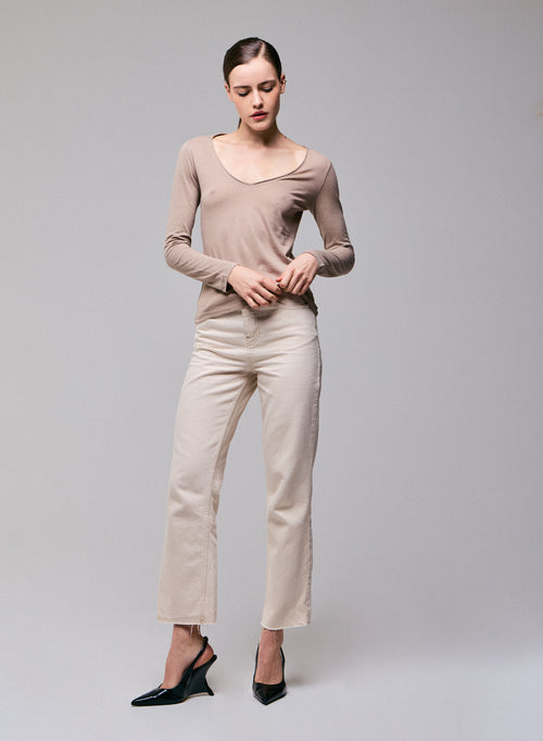 Beigefarbenes Langarm-T-Shirt mit V-Ausschnitt aus Bio-Baumwolle / Kaschmir - MAJESTIC FILATURES