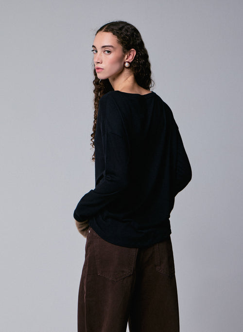 Schwarzes Langarm-T-Shirt mit U-Boot-Ausschnitt aus Baumwolle / Kaschmir - MAJESTIC FILATURES