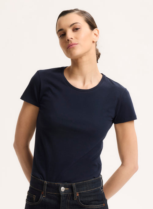 Jamie Round Neck T-shirt in black and in Deluxe Cotton. Available on our e-shop. Secured payment. Customized customer service. - MAJESTIC FILATURES
