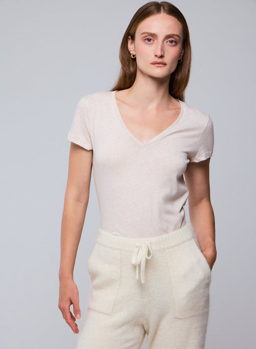 Beigefarbenes Kurzarm-T-Shirt mit V-Ausschnitt aus Bio-Baumwolle - MAJESTIC FILATURES