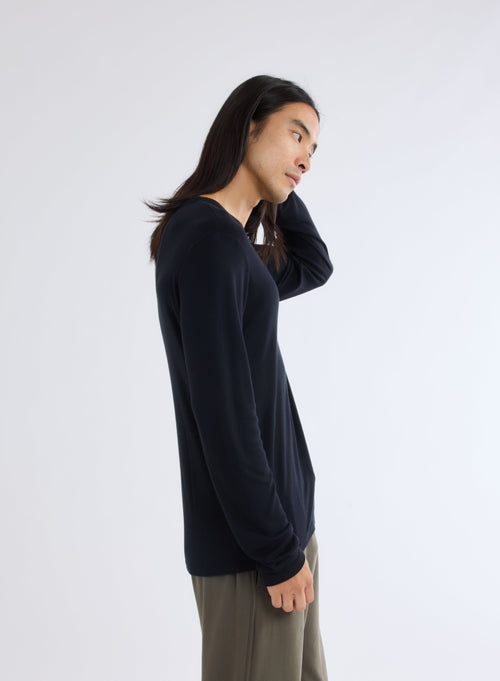 T-shirt Noir Col rond manches longues en Micro modal / Cachemire - MAJESTIC FILATURES