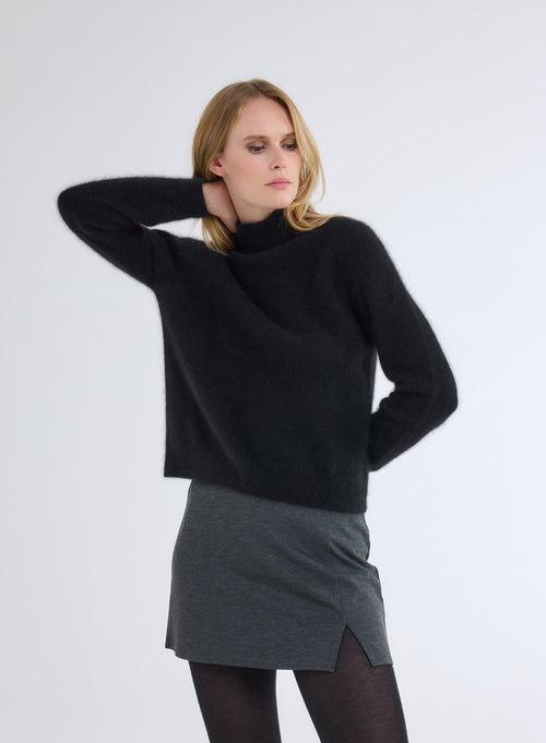 Pull Noir Col Montant Manches Longues - MAJESTIC FILATURES