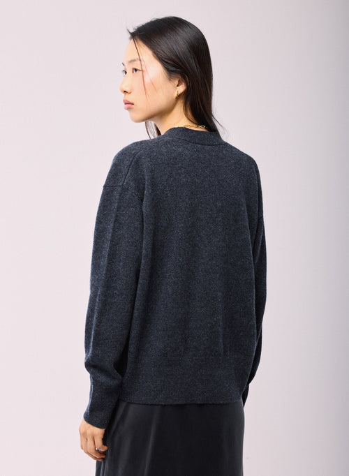 Grey V-Neck Long Sleeve Cardigan in Cashmere - MAJESTIC FILATURES