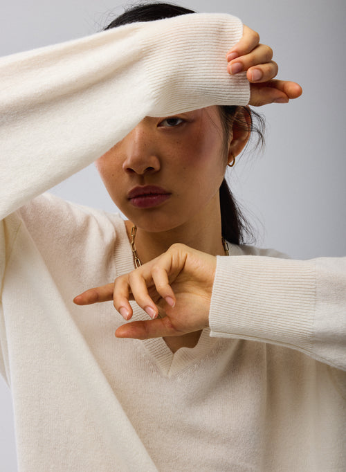 Pull Blanc Col V Manches Longues en Cachemire - MAJESTIC FILATURES
