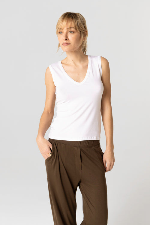 Débardeur Blanc Col V Sans Manches en Viscose / Elasthanne - MAJESTIC FILATURES