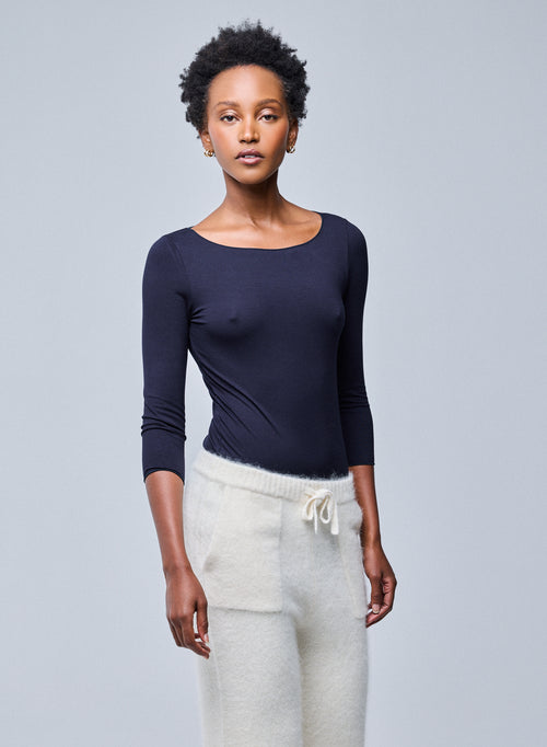 Camiseta Adèle Azul Marino Cuello Barco en Viscosa / Elastano - MAJESTIC FILATURES