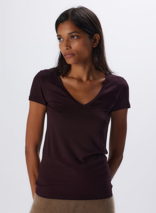 T-shirt Aubergine Col V Manches Courtes en Viscose / Elasthanne - MAJESTIC FILATURES