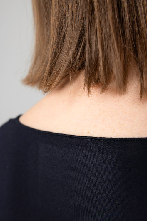 Camiseta azul marino con cuello en V y manga corta, viscosa/elastano - MAJESTIC FILATURES