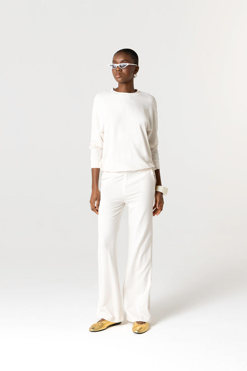 Round-Neck Long-Sleeve Sweatshirt in Viscose / Elastane in Cream - MAJESTIC FILATURES