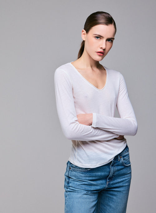Milk V-Neck Long Sleeves T-Shirt in Cotton and Cashmere  - MAJESTIC FILATURES