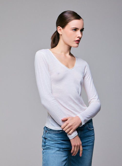 Milk V-Neck Long Sleeves T-Shirt in Cotton and Cashmere  - MAJESTIC FILATURES