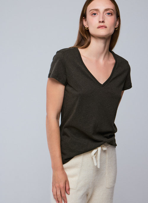 T-shirt Vert Julia Col V Manches Courtes en Coton organique - MAJESTIC FILATURES