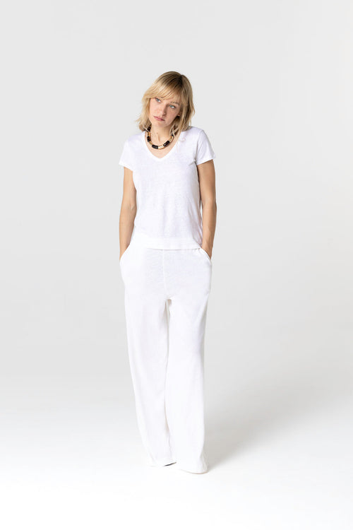 Camiseta blanca con cuello en V y mangas cortas de lino y elastano - MAJESTIC FILATURES