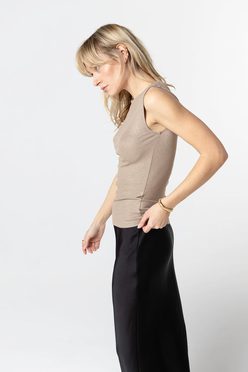 Ärmelloses Tanktop mit U-Boot-Ausschnitt aus Viskose/Elasthan in Kaffe Latte - MAJESTIC FILATURES