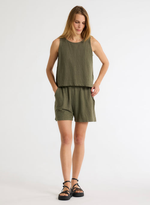 Camiseta de tirantes con cuello redondo de lino verde©/ elastano - MAJESTIC FILATURES