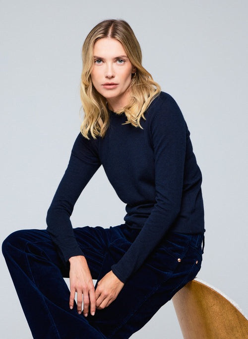 Navy Long Sleeve Round Neck T-shirt in Cashmere - MAJESTIC FILATURES