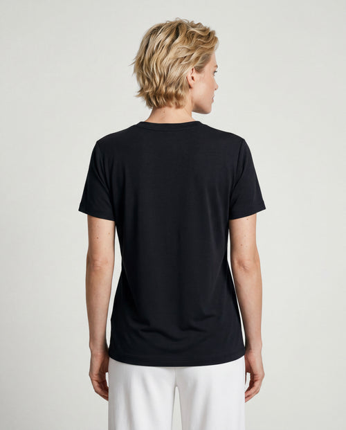 T-Shirt mit V-Ausschnitt und kurzen Ärmeln aus Bio-Baumwolle/Seide in Schwarz - MAJESTIC FILATURES
