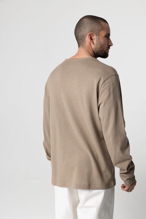 Langärmliges tunesisches Hemd aus Baumwolle/Leinen in Kaffee-Latte - MAJESTIC FILATURES