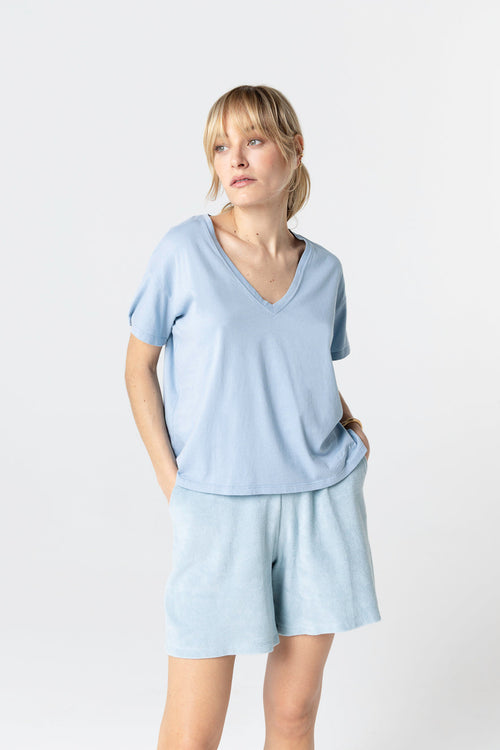 Camiseta azul calanques con cuello en V y manga corta de algodón orgánico - MAJESTIC FILATURES