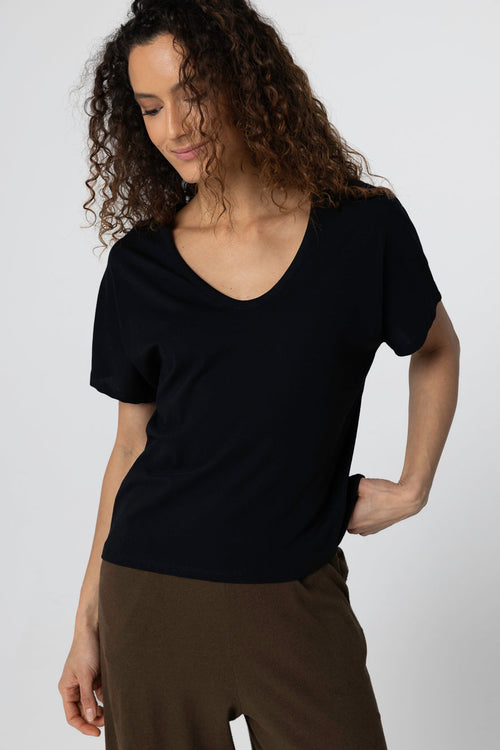T-shirt Noir Col V Manches Courtes en Coton Supima - MAJESTIC FILATURES