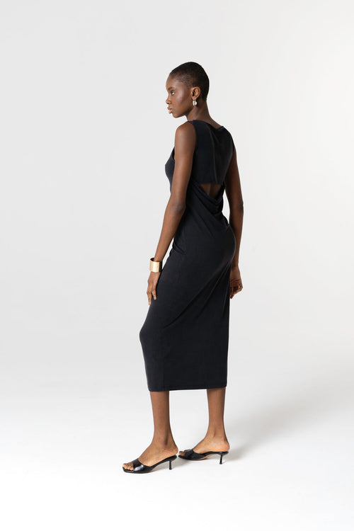 Ärmelloses Kleid mit U-Boot-Ausschnitt aus Cupro/Elasthan in Schwarz - MAJESTIC FILATURES